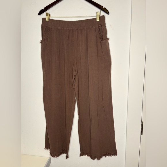 UMGEE NWT BROWN FRAYED HEM LINEN FLOWY CROPPED PANTS SZ XL - Picture 3 of 9